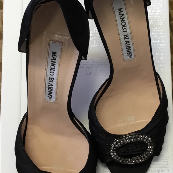 Manolo Blahnik Black Sedaraby D’Orsay heels. - Picture 3 of 6